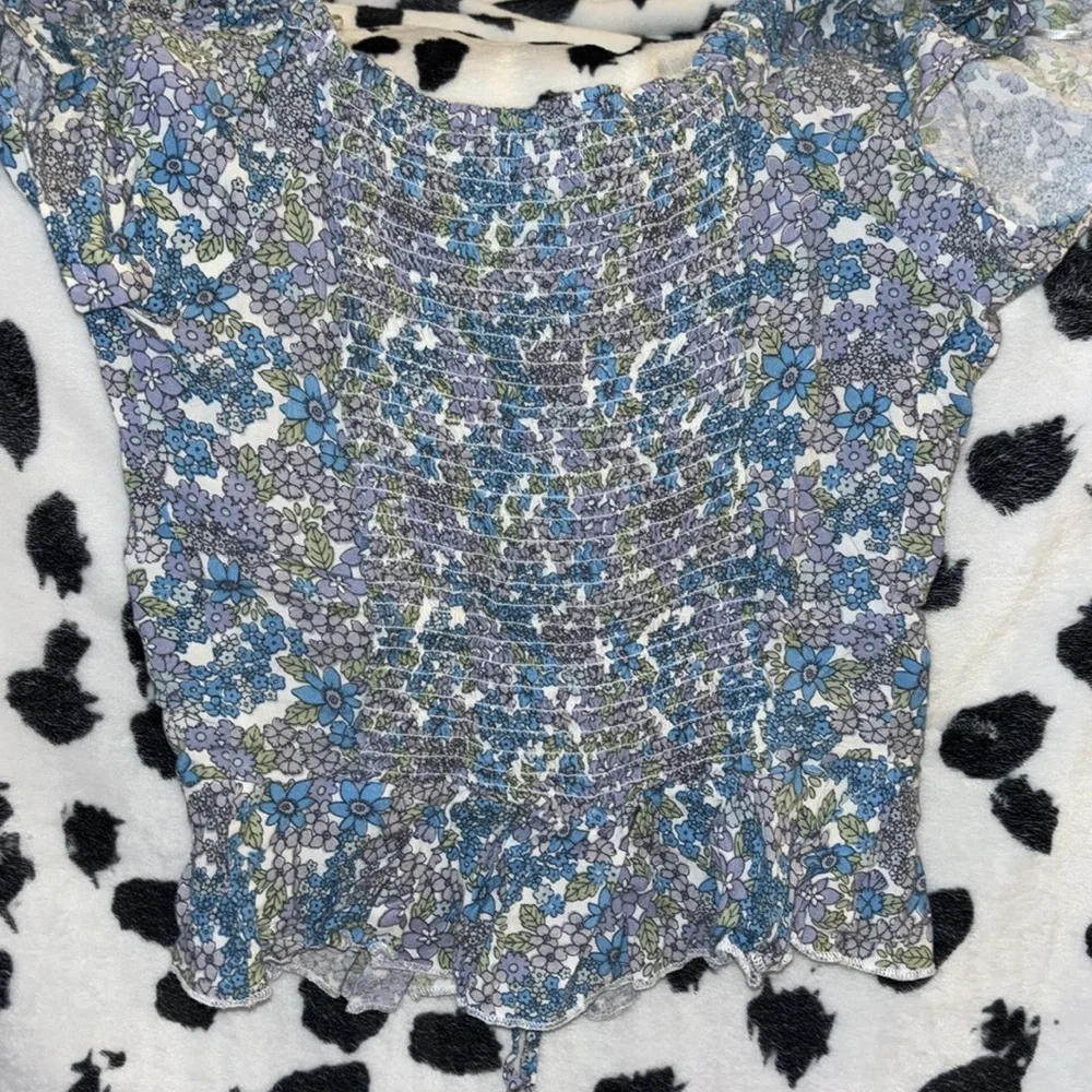 Floral Ruffle Blouse - Picture 2 of 3